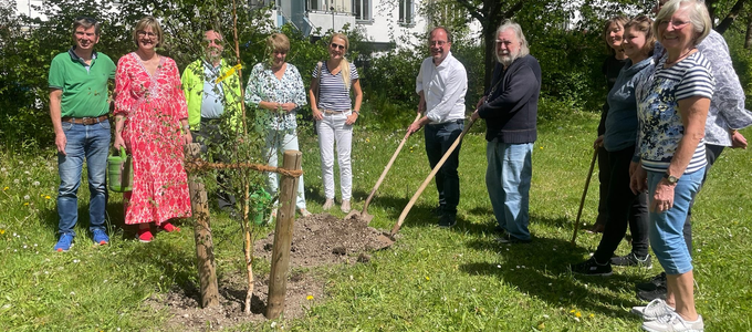 Zu Ehren des ehemaligen Stadtrates Volker Witte wurde eine Birke gepflanzt. | © Stadt Geretsried