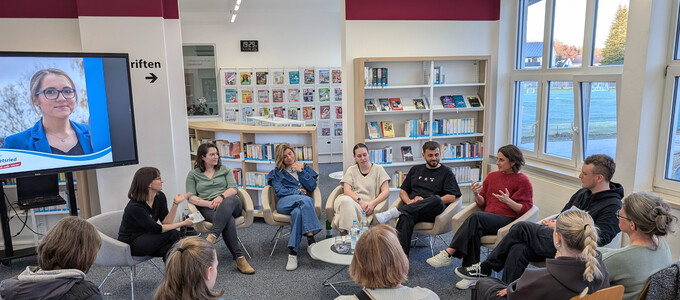 Gesprächsrunde in der Stadtbibliothek | © Stadt Geretsried