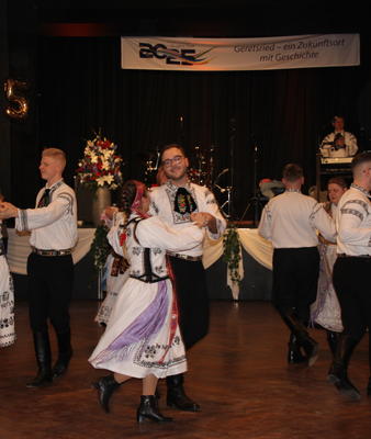 Geretsrieder Tanzfest | © Stadt Geretsried Tanzgruppe der Siebenbürger Sachsen | © Stadt Geretsried