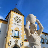 Brunnen-Figur des Künstlers Wilhelm Srb-Schlossbauer | © Stadt Geretsried