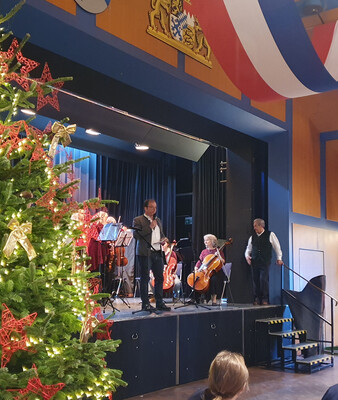 Bürgermeister Müller auf der Bühne in den Ratsstuben | © Stadt Geretsried